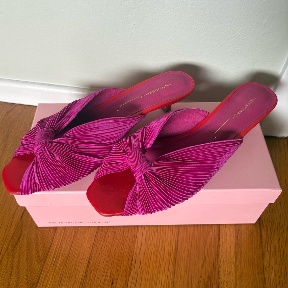 Intentionally Blank Curfew Kitten Heel - 10